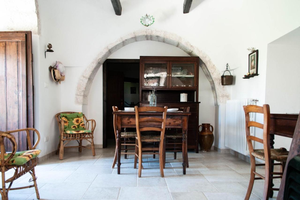 Trulli Sul Vignale In Masseria Santalachicca Martina Franca Exteriör bild